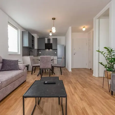 Apartment Modern And Comfortable In