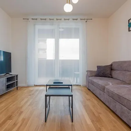 Modern And Comfortable In Apartment