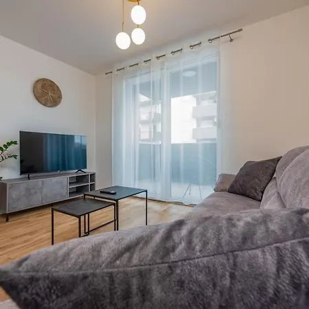 Modern And Comfortable In Apartment *