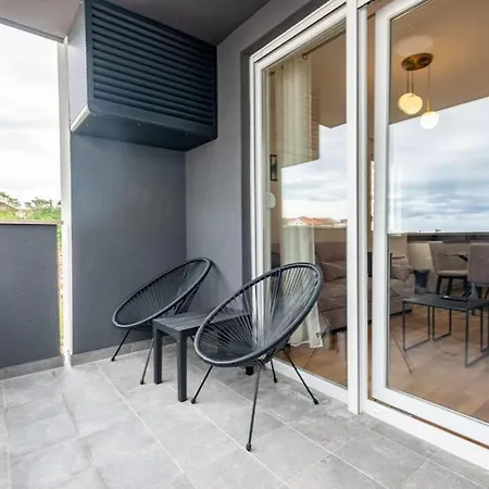 Modern And Comfortable In Appartement